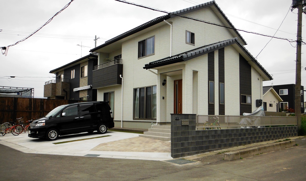 郡山市　新築外構 駐車場　アプローチ ブロック塀　フェンス