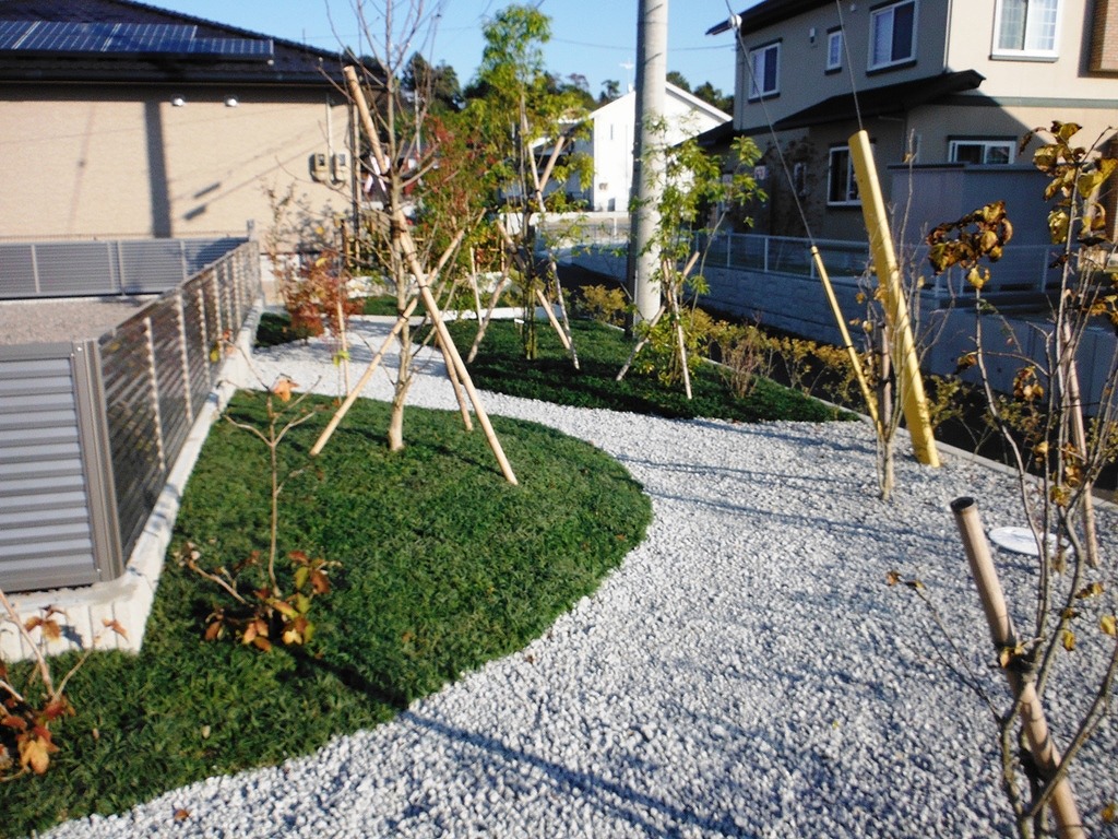 我が家の庭が散歩道～数々の樹木で目隠しを兼ねたお庭　郡山市T様邸