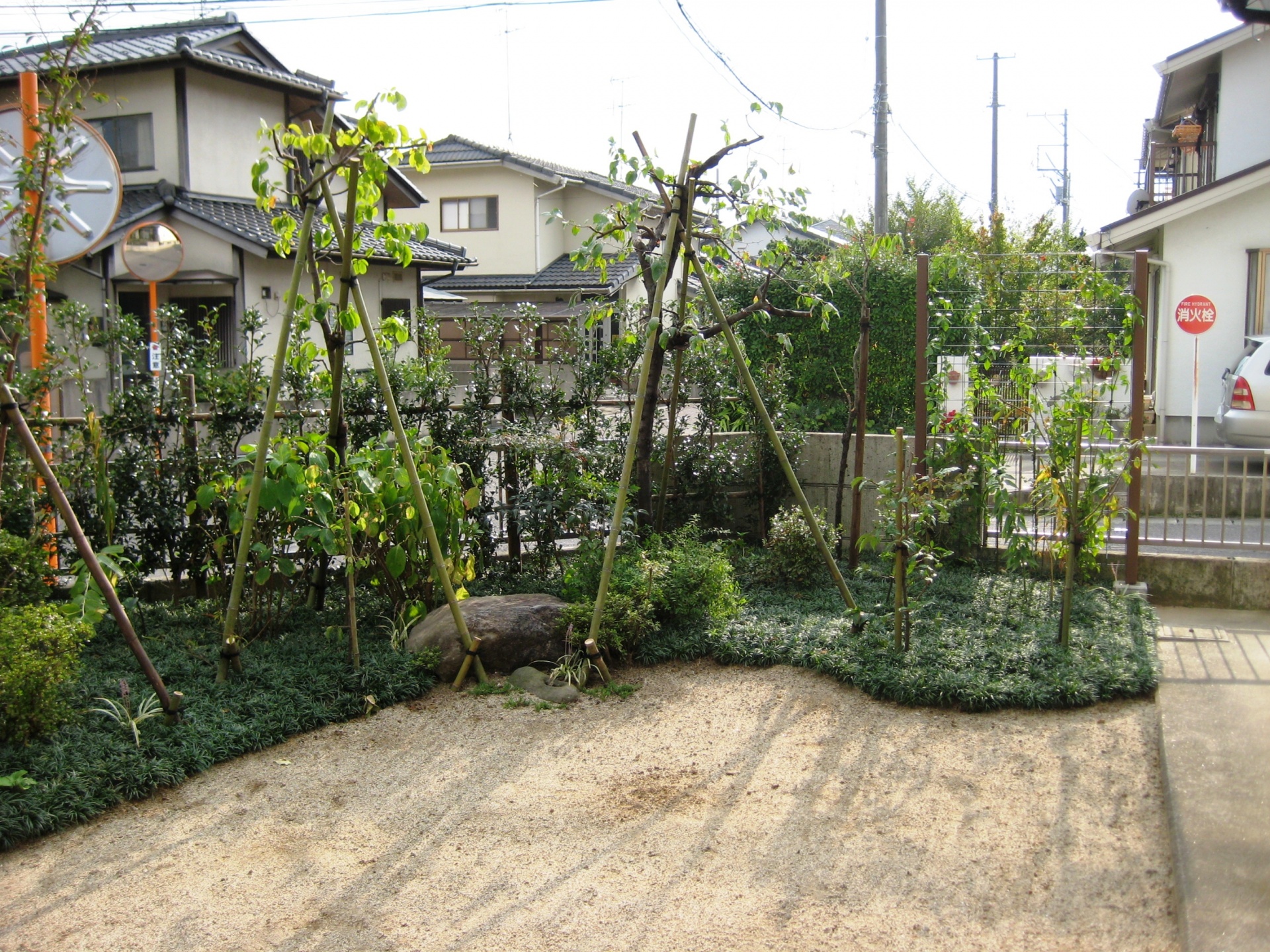 移植中心で庭に奥行き感をだす造園リフォーム　郡山市A様邸