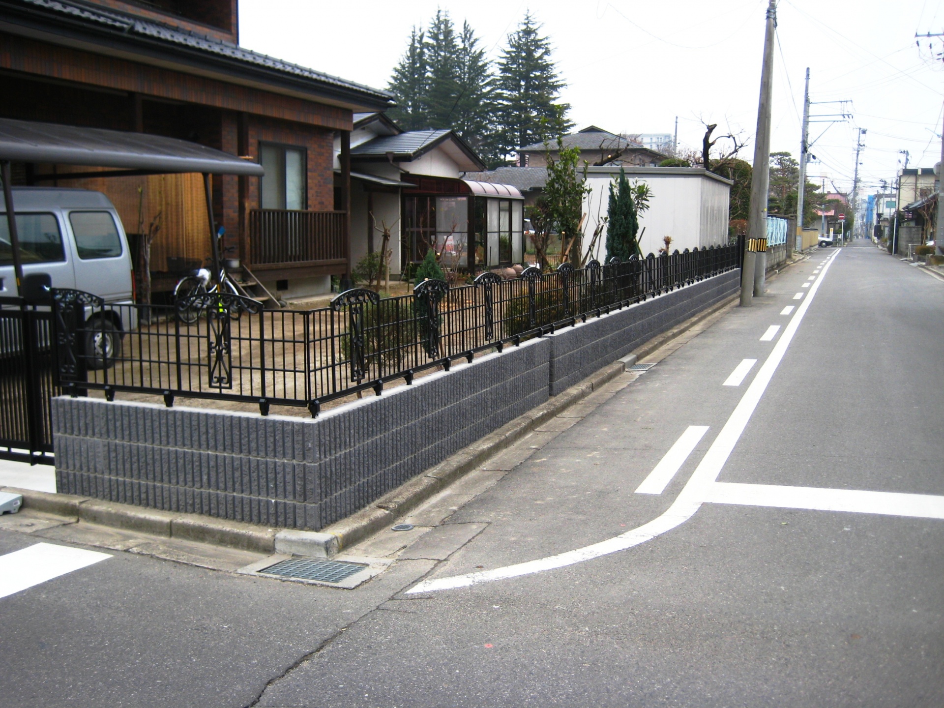 家にマッチした重みを感じる鋳物フェンス（郡山市 W様邸）