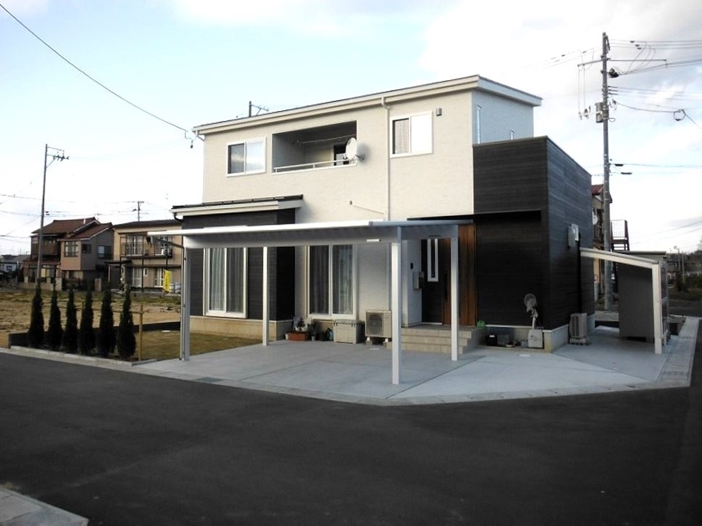 郡山市　新築外構 トータルデザイン　駐車場　カーポート　庭まわり天然芝張り　物置　駐輪場　砂利敷き