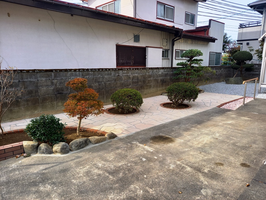 樹木を撤去して生まれ変わった庭まわり　郡山市Ｏ様邸