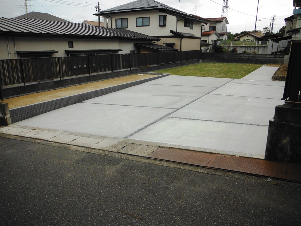 コンクリート　駐車場