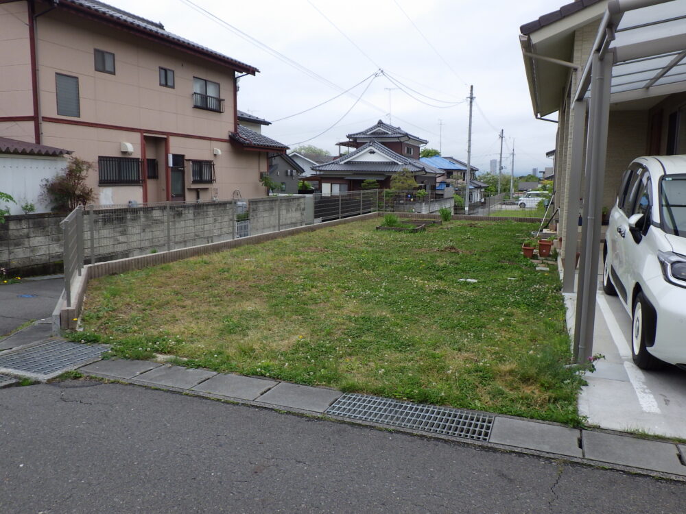 ポイントのあるアプローチと駐車場拡張工事