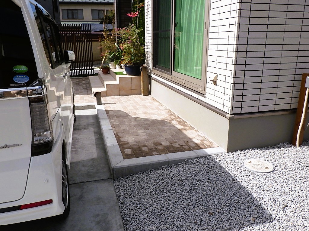 会津若松市　新築　外構工事　アプローチ　舗装