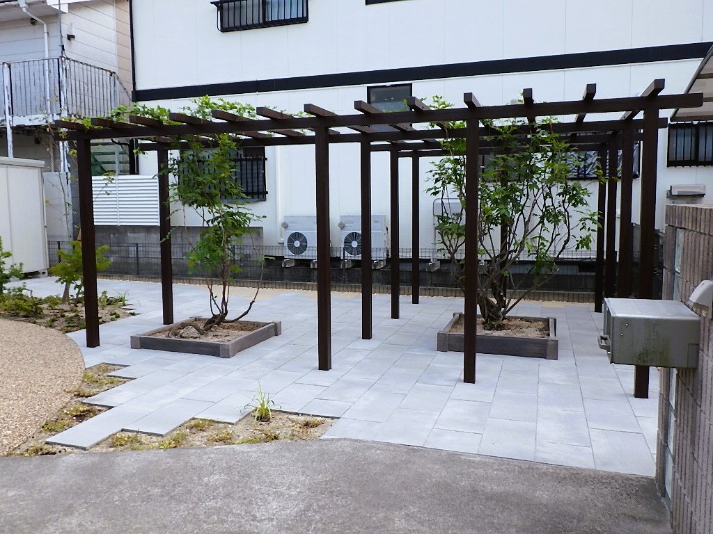 お庭　リフォーム　藤棚