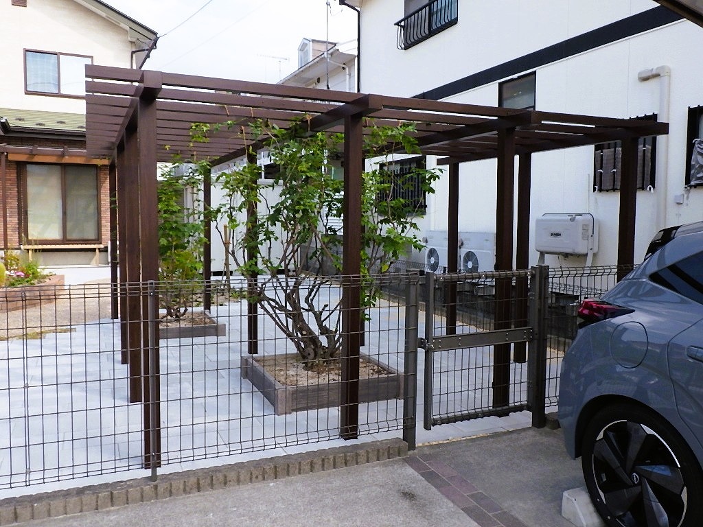 お庭　リフォーム　藤棚