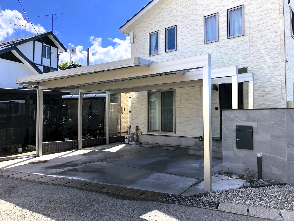 施工実績を更新しました ～ダイナミックなカーポートとカッコいい門塀のあるエクステリア