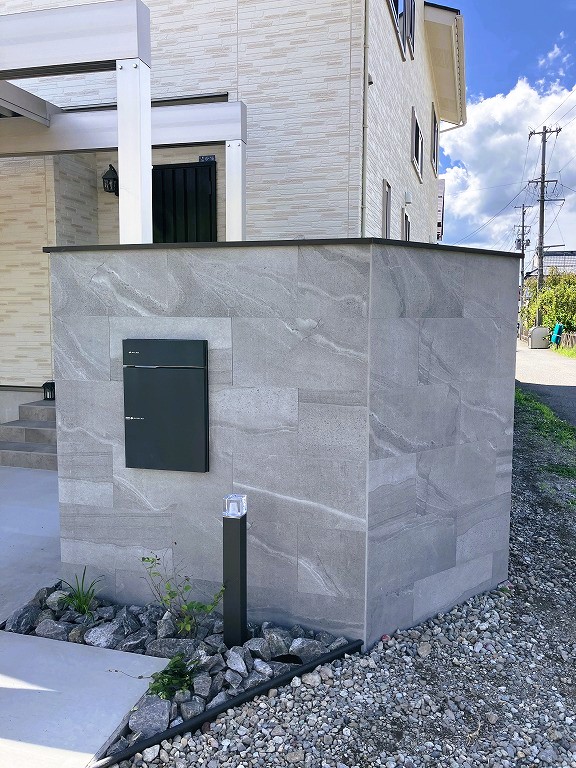 門塀　タイル貼り　門まわり